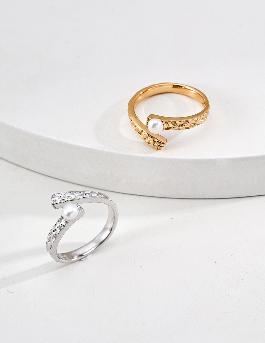 Hammered Bypass Pearl Open Ring