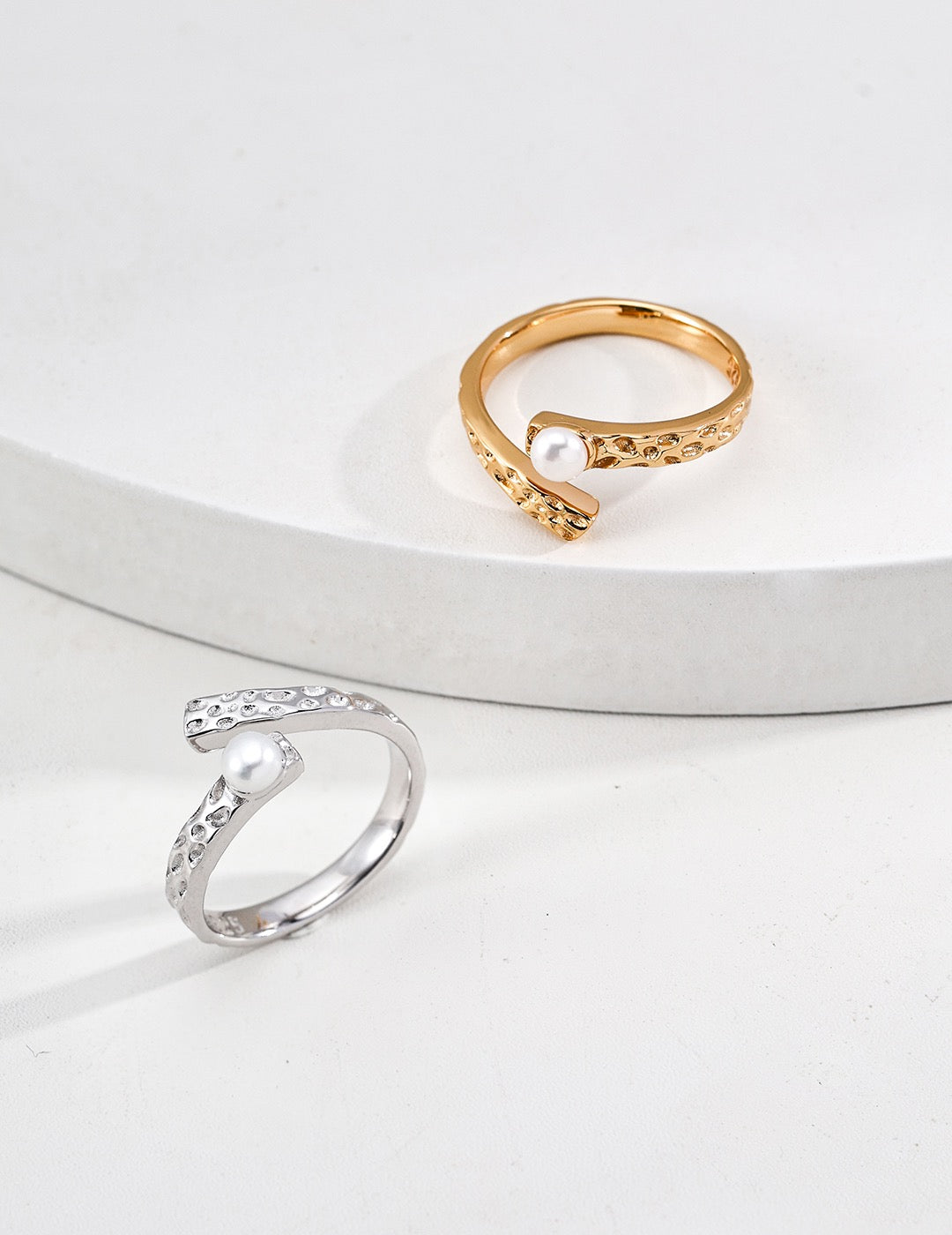 Hammered Bypass Pearl Open Ring
