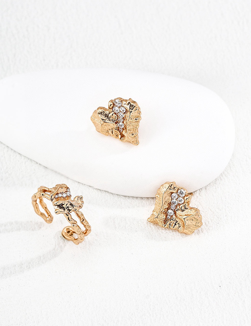 Molten Heart Twisted Band Ring