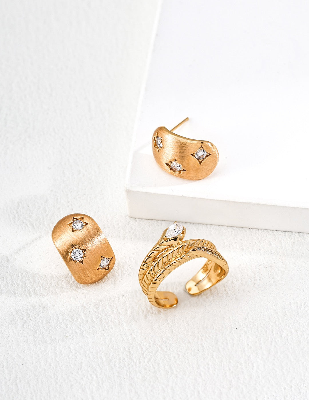 Plume Leaf Ring