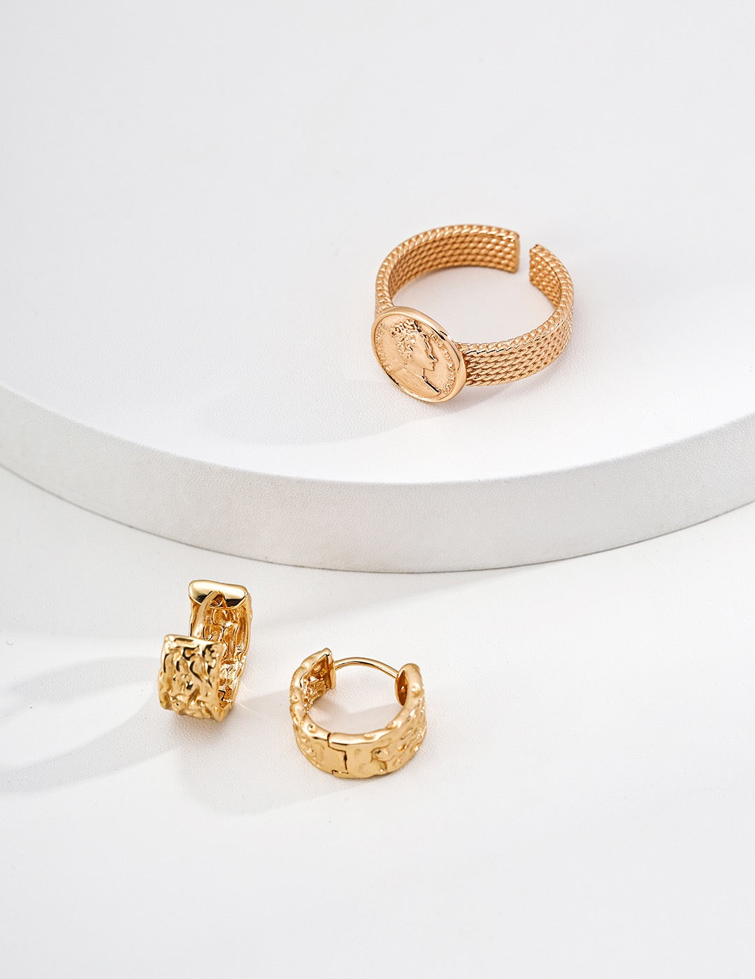 Sovereign Coin Ring