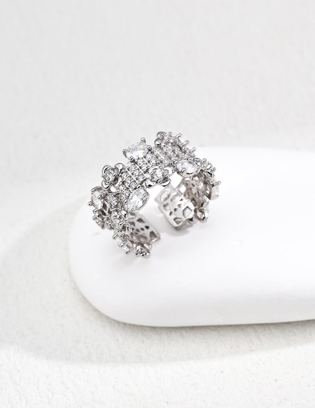 Lumière Lace Ring
