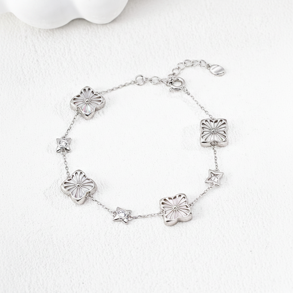 Aurora Shell & Star Charm Bracelet - Platinum with White Shell