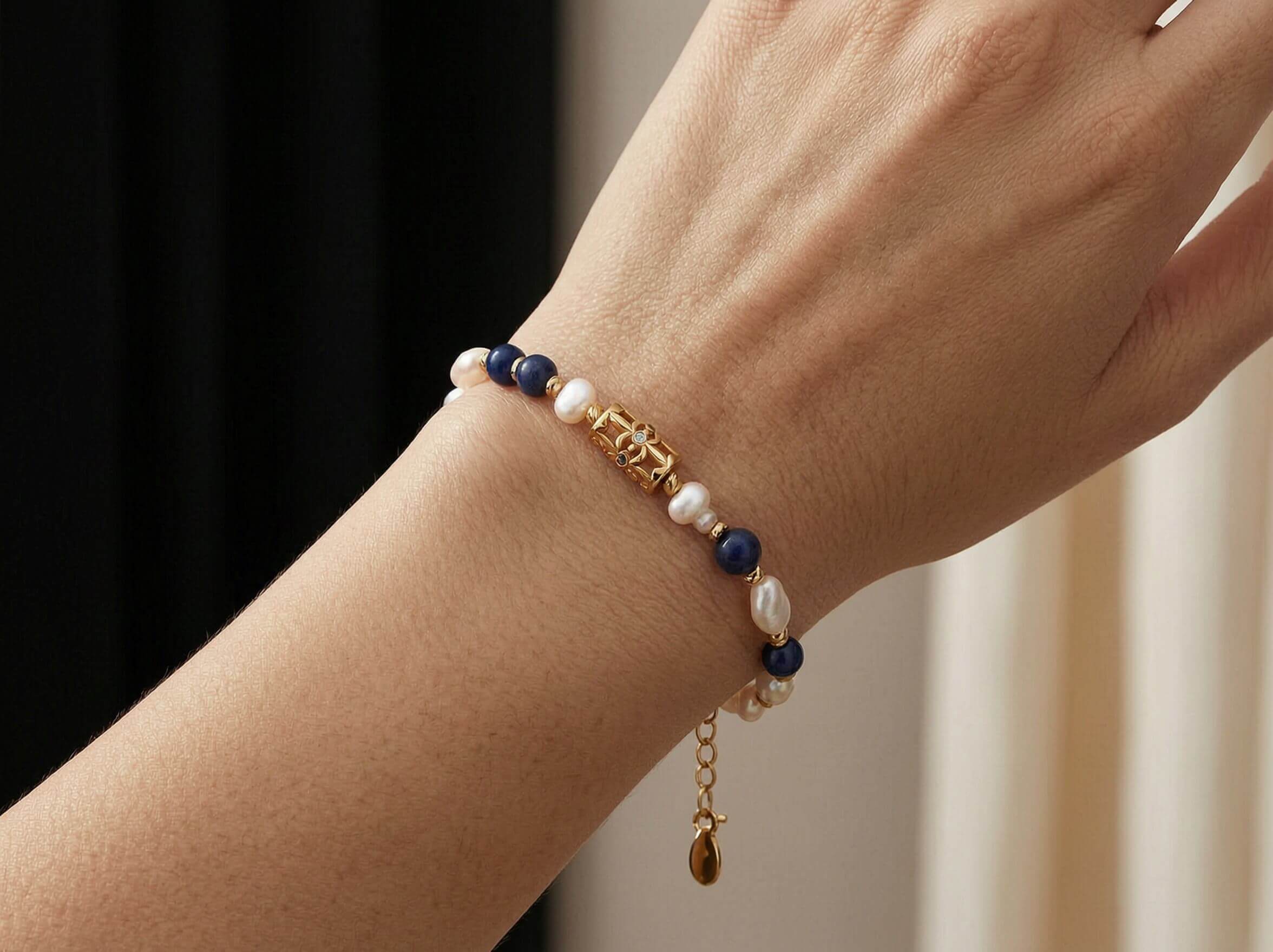 Blue Aventurine & Pearl Lanterne Bracelet