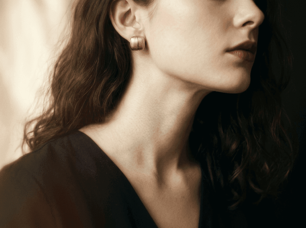 Ribbed Cushion Square Stud Earrings