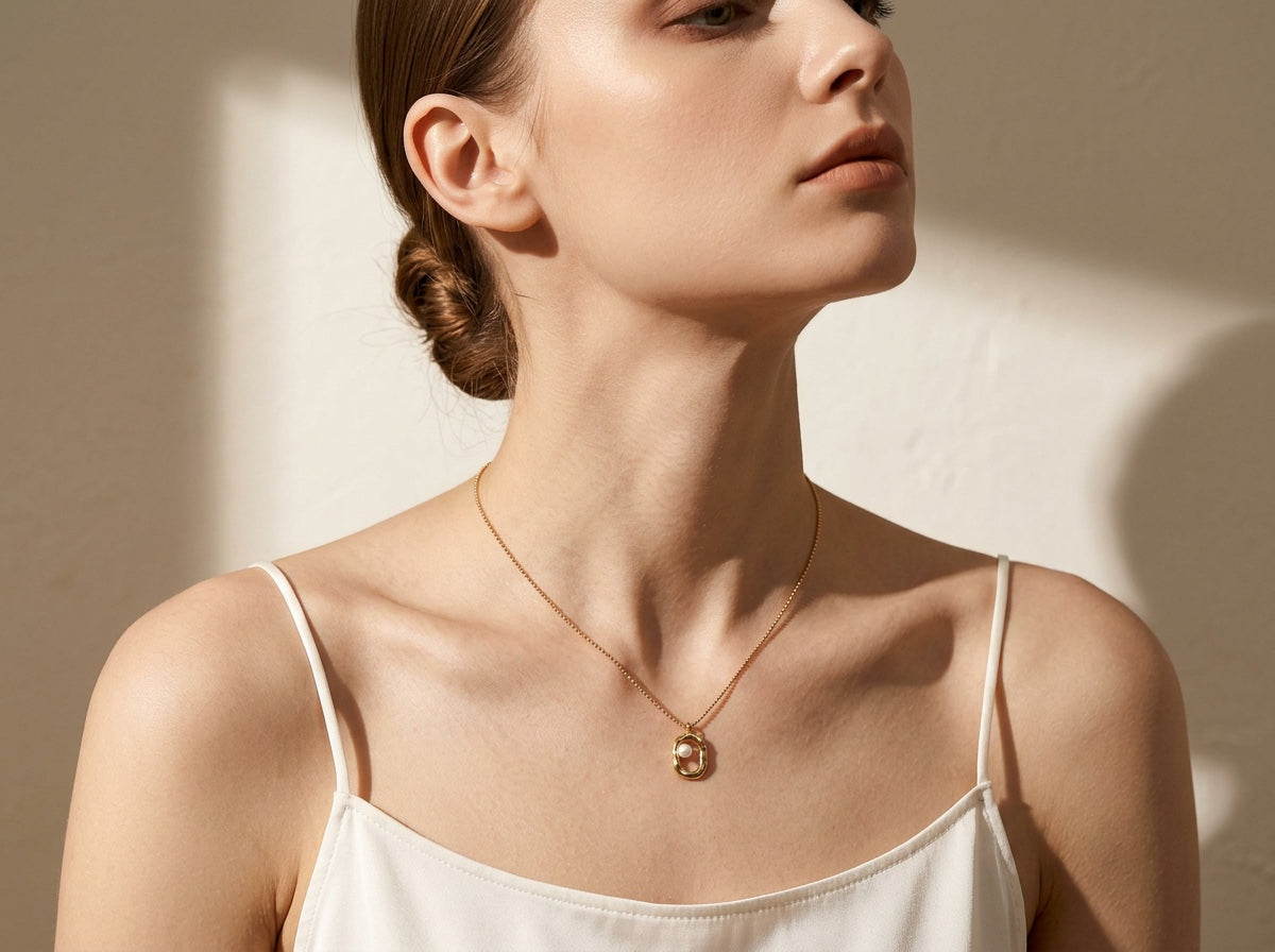 Molten Oval Pearl Pendant Necklace
