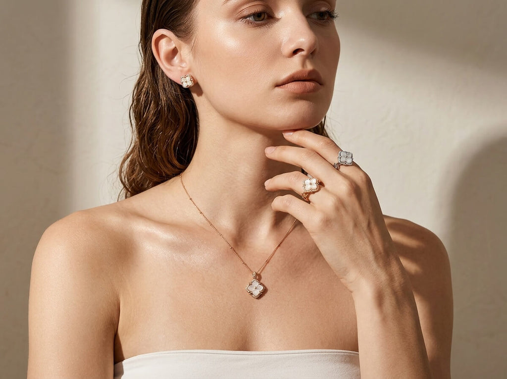 Alba Clover Halo Ring