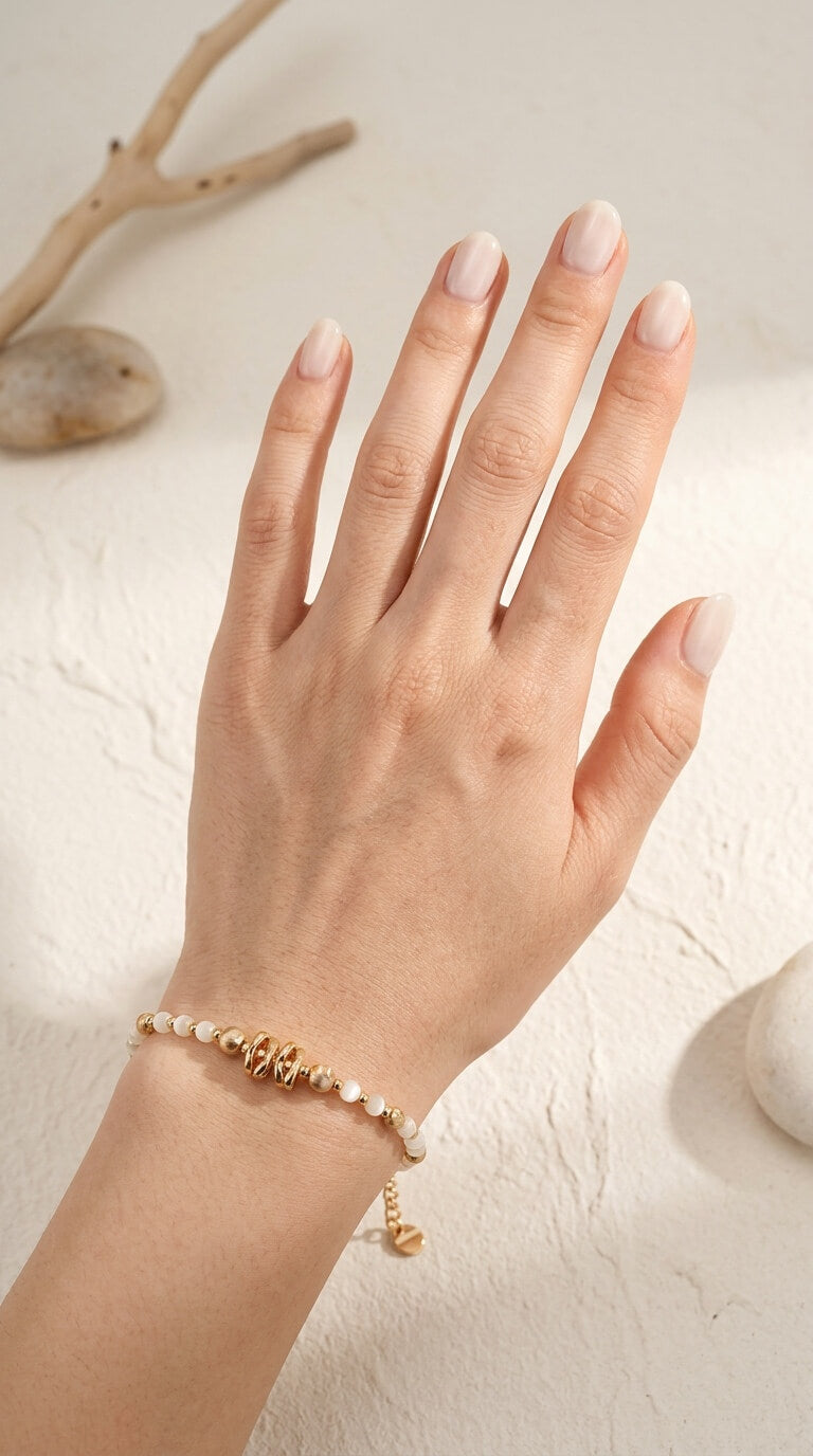 Nacre & Gold Nugget Blanc Glacé Bracelet
